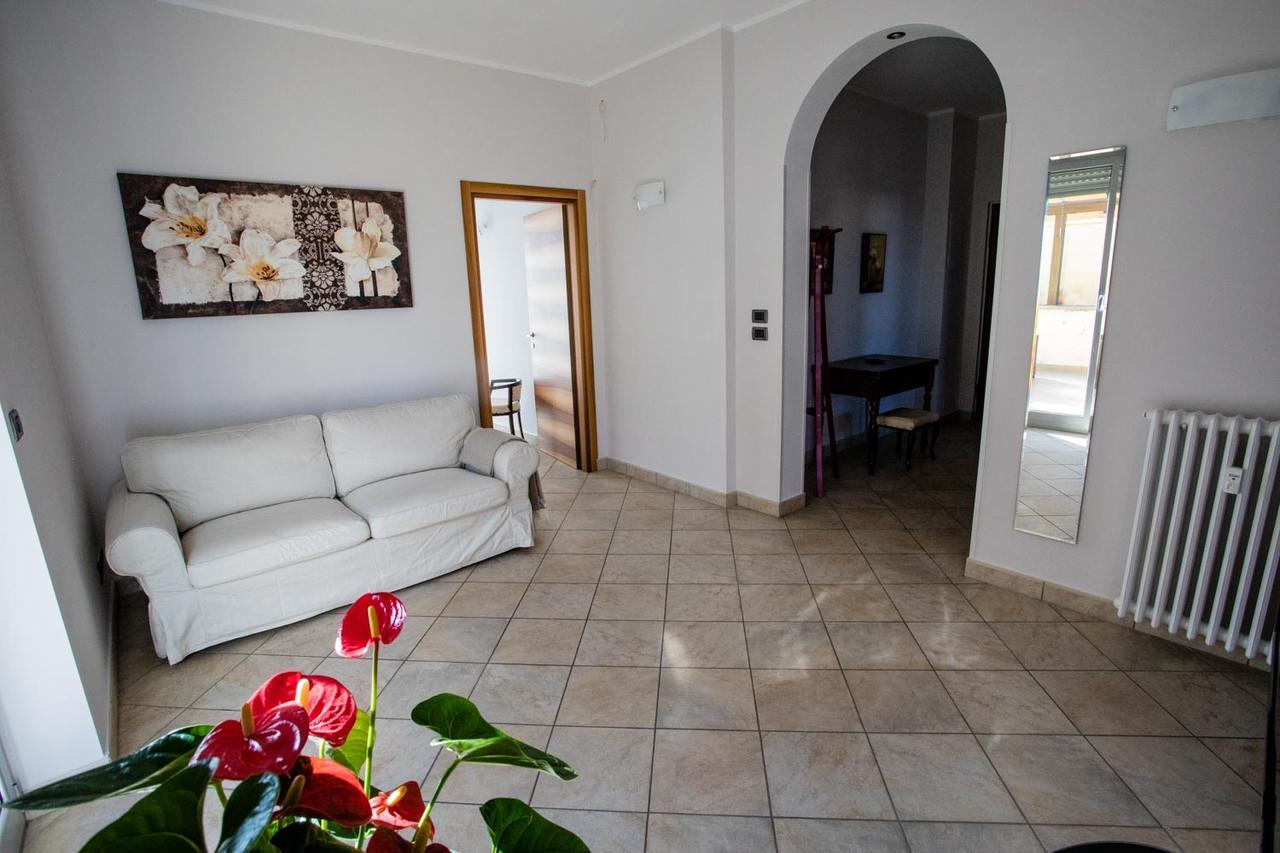 Terrazza Di Pinerolo Daire Dış mekan fotoğraf